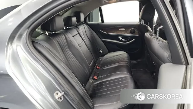 Mercedes-Benz E-Class W213 2018 Серый из Кореи, фото 3