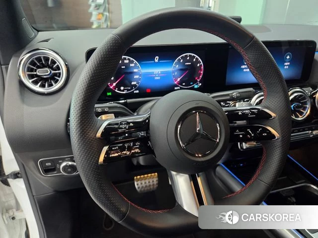 Mercedes-Benz GLA - Class H247 2025 Белый из Кореи, фото 3