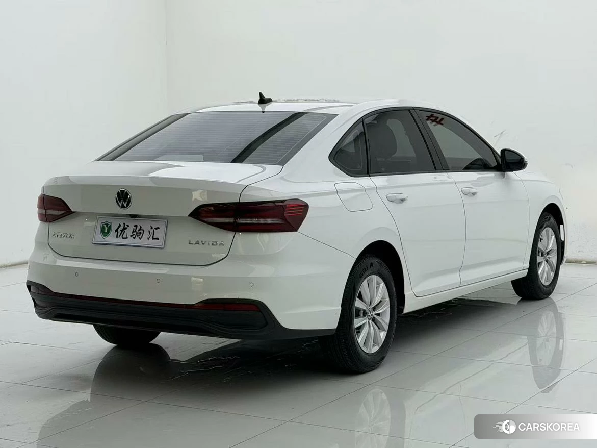 Volkswagen Lavida 2022 Белый из Китая, фото 3