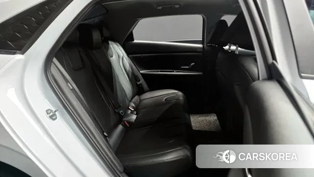 Hyundai The New Avante Hybrid (CN7) 2024 Белый из Кореи, фото 3