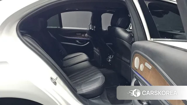 Mercedes-Benz E-Class W213 2022 Белый из Кореи, фото 3