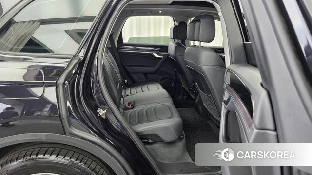 Volkswagen Touareg 3rd generation 2020 Синий из Кореи, фото 3