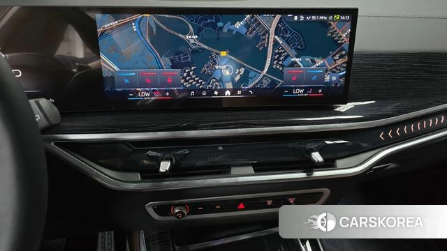 BMW X5 (G05) 2025 Светло-серебряный цвет из Кореи, фото 3