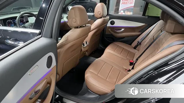 Mercedes-Benz E-Class W213 2021 Черный из Кореи, фото 3