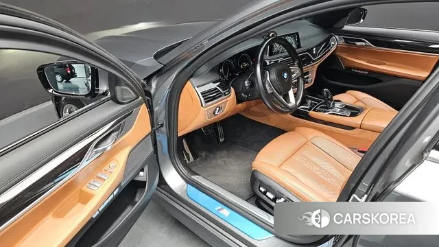 BMW 7 Series (G11) 2018 Серебристо-серый из Кореи, фото 3