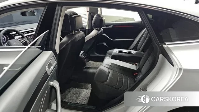 Volkswagen Arteon 2022 Белый из Кореи, фото 3