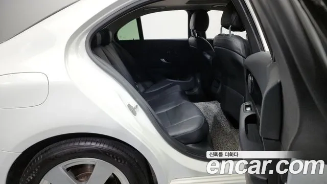 Mercedes-Benz C-Class W205 2018 Белый из Кореи, фото 3