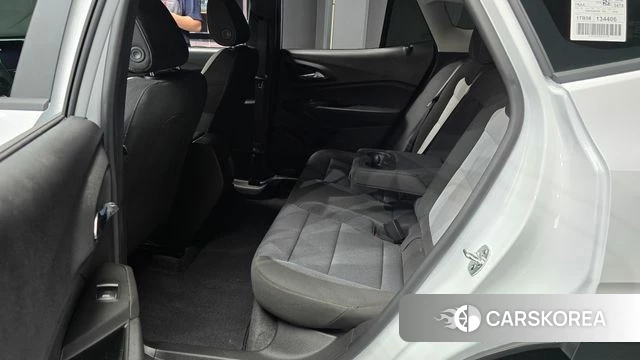 Chevrolet (GM Daewoo) Trax Crossover 2024 Белый из Кореи, фото 3