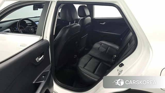 Kia Stonic 2018 Белый из Кореи, фото 3