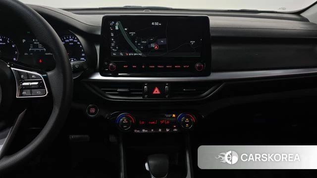 Kia The New K3 2nd generation 2021 Белый из Кореи, фото 3