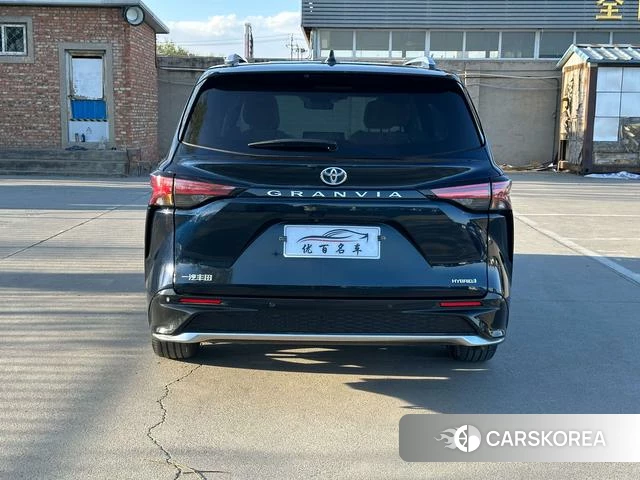 Toyota Grevia 2023 Синий из Китая, фото 3