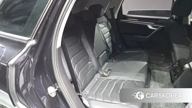 Volkswagen Touareg 3rd generation 2020 Черный из Кореи, фото 3