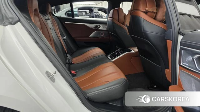 BMW 8 Series (G15) 2022 Белый из Кореи, фото 3