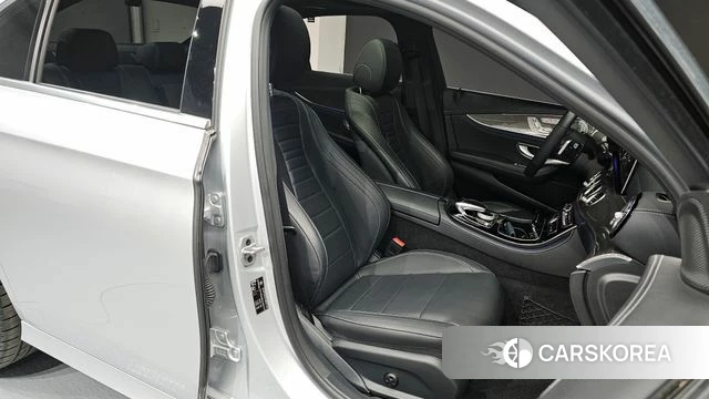 Mercedes-Benz E-Class W213 2020 Серебристо-серый из Кореи, фото 3