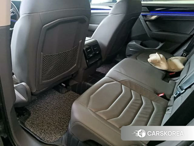 Volkswagen Touareg 2021 Черный из Китая, фото 3