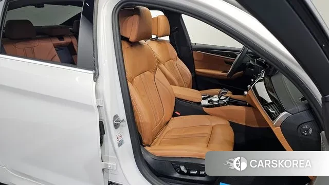 BMW 5 Series (G30) 2020 Белый из Кореи, фото 3