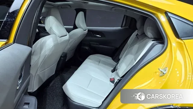 Toyota Prius 5th Generation 2024 Желтый из Кореи, фото 3