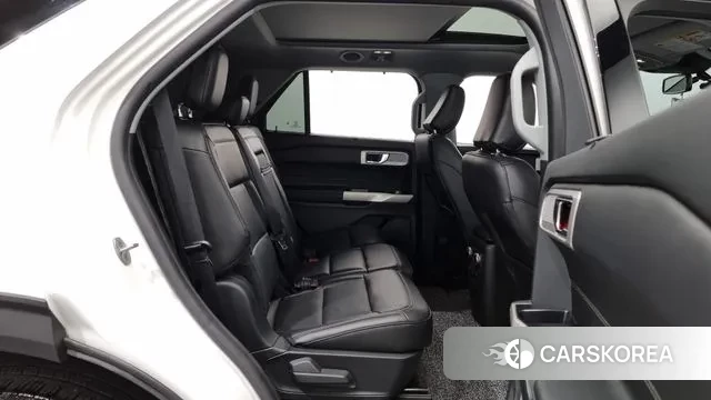 Ford Explorer 6th Generation 2022 Белый из Кореи, фото 3