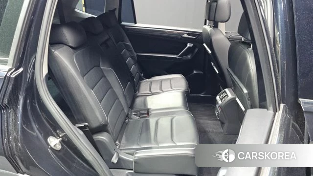 Volkswagen Tiguan Allspace 2020 Черный из Кореи, фото 3