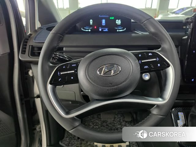 Hyundai Staria 2023 Светло-серебряный цвет из Кореи, фото 3