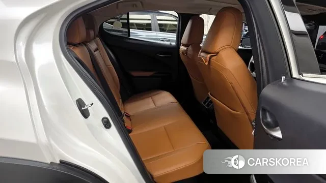 Lexus UX250h 2019 Белый из Кореи, фото 3