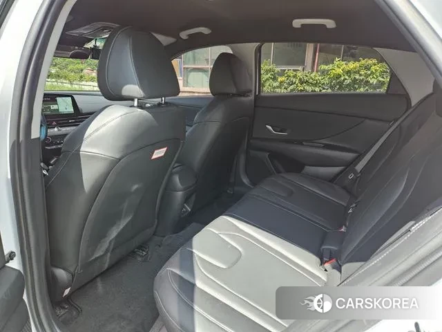 Hyundai The New Avante (CN7) 2024 Белый из Кореи, фото 3