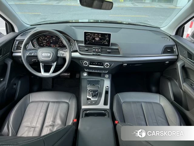 Audi Q5L 2021 Черный из Китая, фото 3