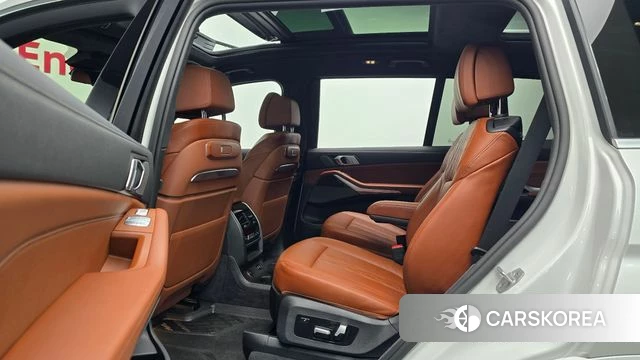 BMW X7 (G07) 2025 Белый из Кореи, фото 3