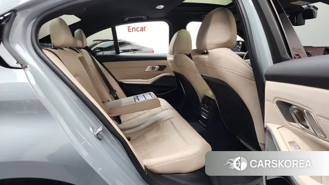 BMW 3 Series (G20) 2024 Серебристо-серый из Кореи, фото 3