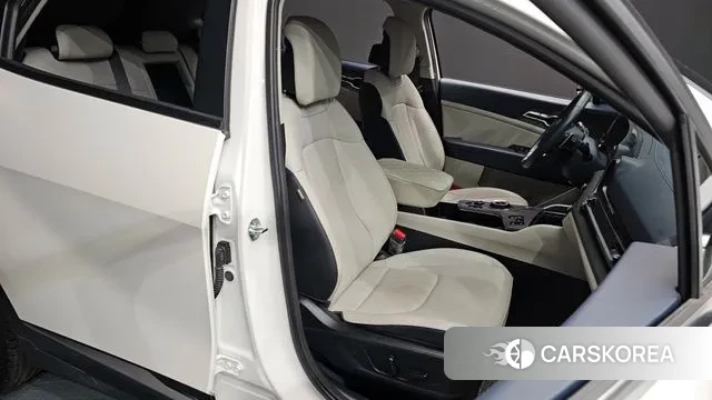 Kia Sportage 5th Generation Hybrid 2023 Белый из Кореи, фото 3