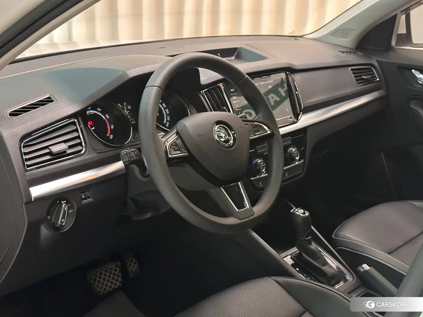 Skoda Komick 2022 Белый из Китая, фото 3