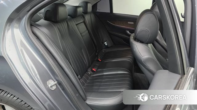 Mercedes-Benz E-Class W213 2018 Серый из Кореи, фото 3