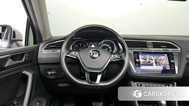 Volkswagen Tiguan second Generation 2020 Серебряный из Кореи, фото 3