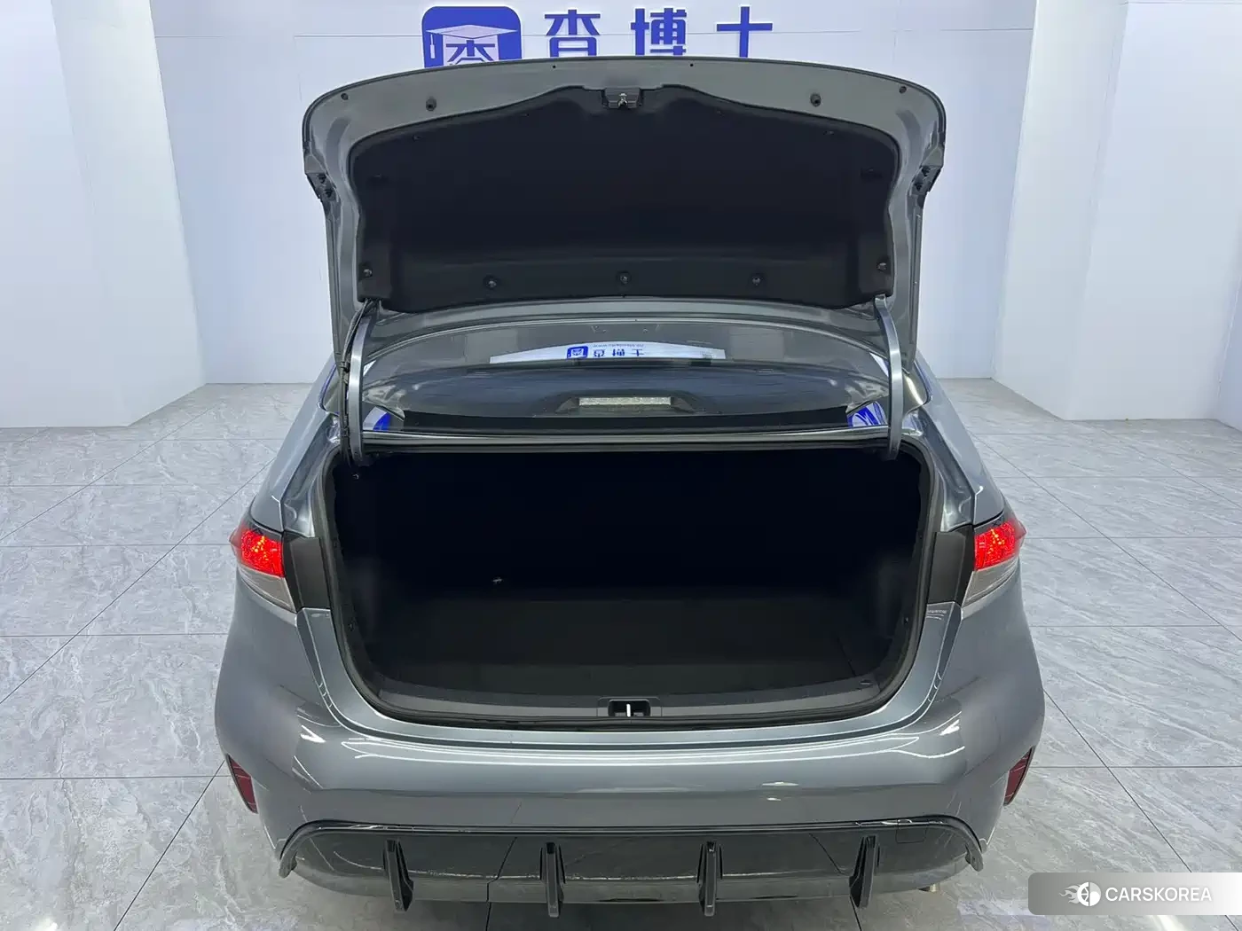 Toyota Levin 2023 Silver/gray из Китая, фото 3