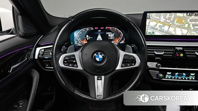 BMW 5 Series (G30) 2023 Белый из Кореи, фото 3