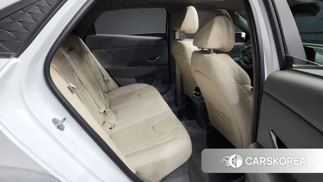 Hyundai The New Avante Hybrid (CN7) 2023 Белый из Кореи, фото 3