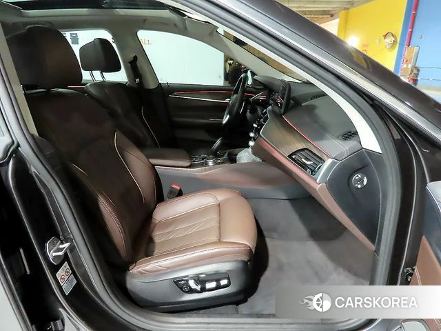 BMW 6 Series GT (G32) 2022 Черный из Кореи, фото 3