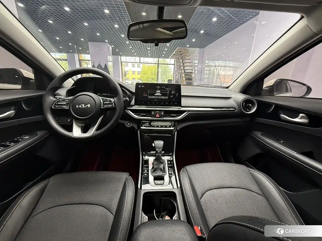 Kia K3 2022 Белый из Китая, фото 3