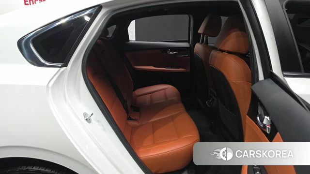 Kia The New K3 2nd generation 2022 Белый из Кореи, фото 3