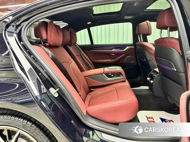 BMW 5 series 2022 Черный из Китая, фото 3
