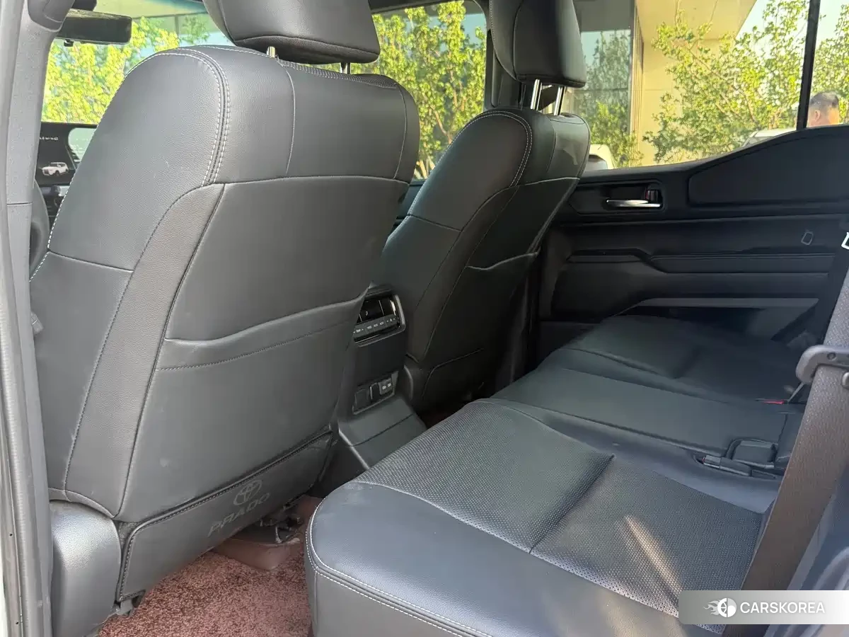 Toyota Land Cruiser 2026 Белый из Китая, фото 3