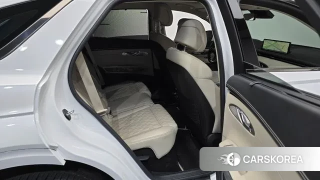 Genesis GV70 2023 Белый из Кореи, фото 3