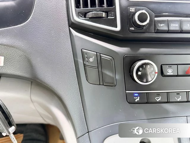 Hyundai The New Grand Starex 2018 Белый из Кореи, фото 3