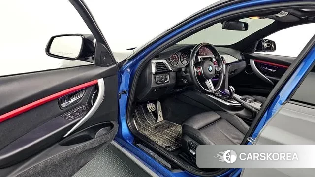 BMW 3 Series (F30) 2018 Серебристо-серый из Кореи, фото 3