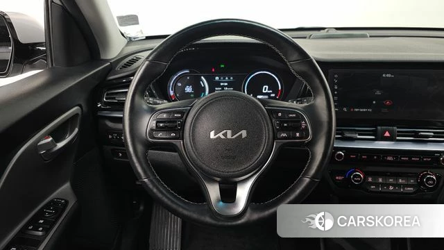 Kia Niro Plus 2023 Серебряный из Кореи, фото 3