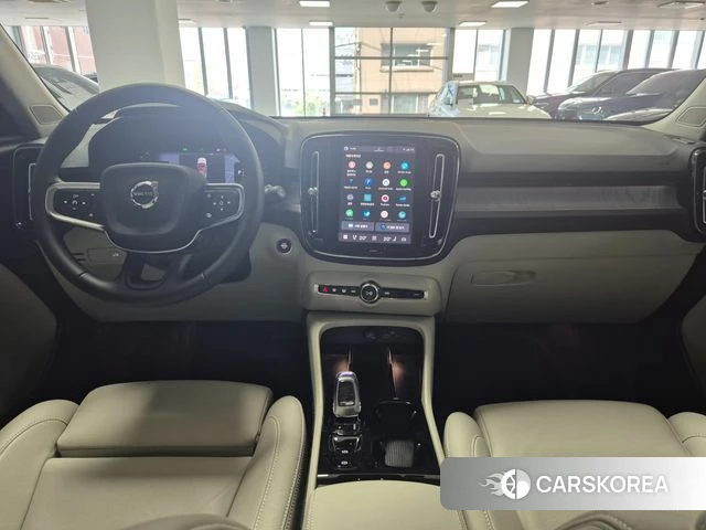 Volvo XC40 2026 Белый из Кореи, фото 3