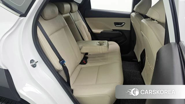 Hyundai Kona (SX2) 2024 Белый из Кореи, фото 3
