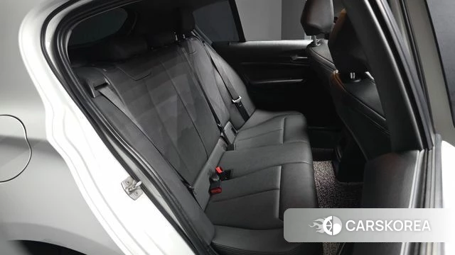 BMW 1 Series (F20) 2018 Белый из Кореи, фото 3