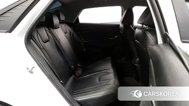 Hyundai Avante Hybrid (CN7) 2022 Белый из Кореи, фото 3