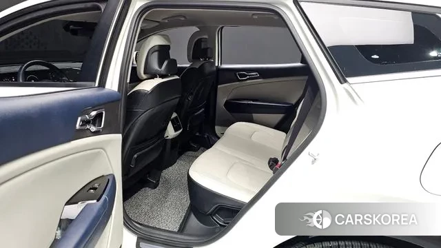 Kia Sportage 5th Generation 2023 Белый из Кореи, фото 3